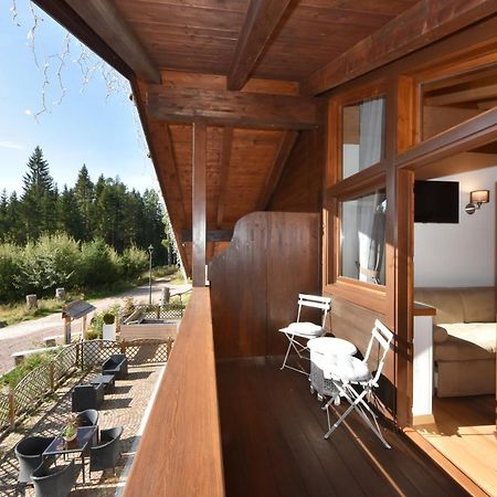 Lo Chalet Delle Ville Varena Exterior foto